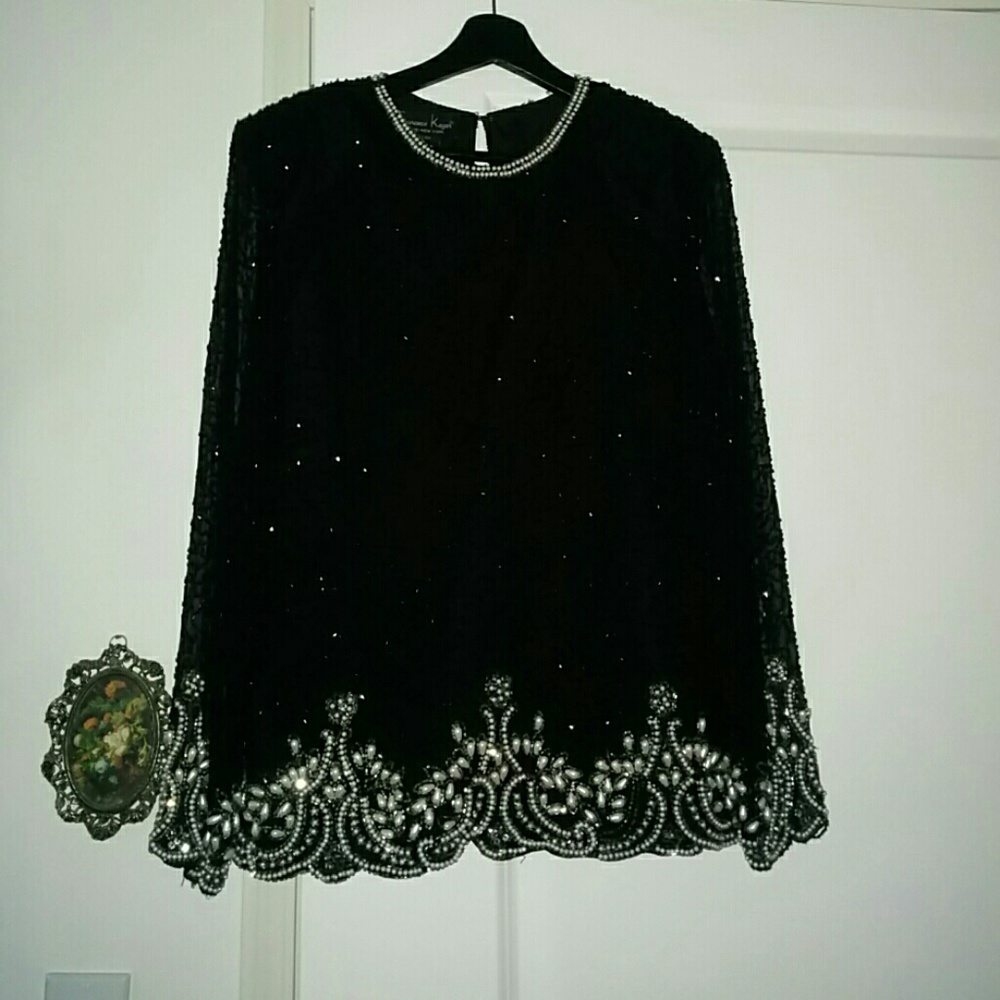 🌺 2/$15 or 4/$25 Vintage Beaded Long Sleeve Top